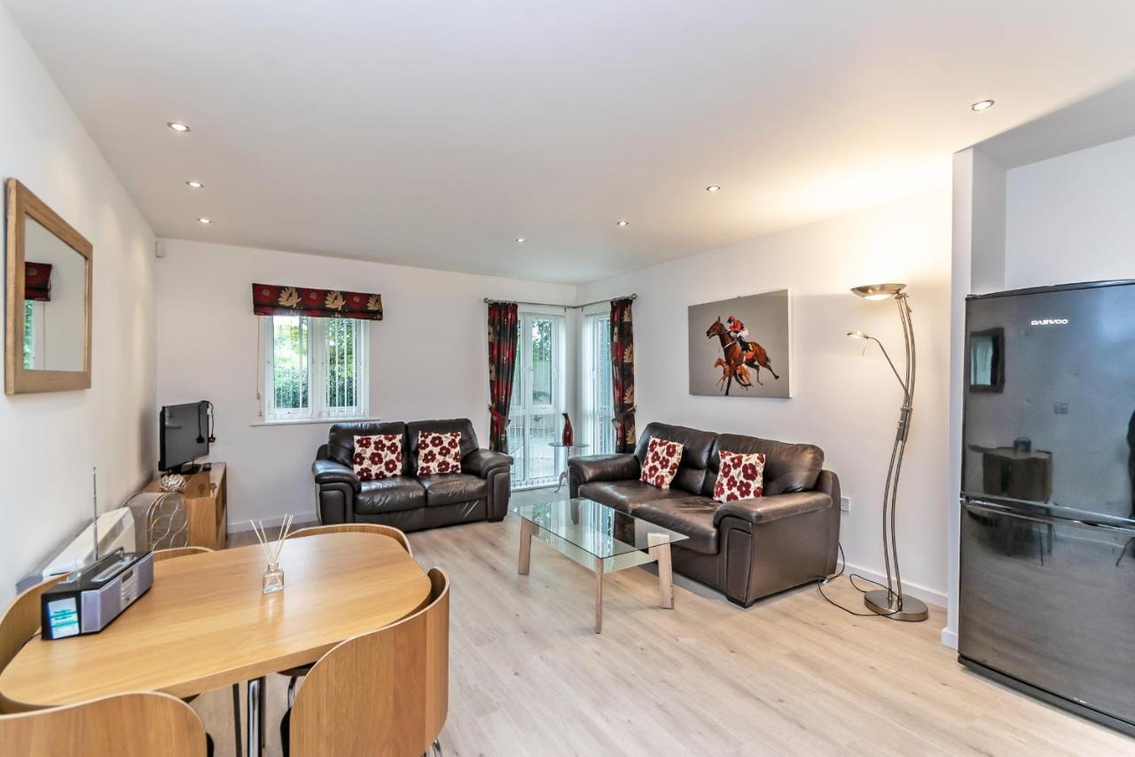 Racecourse Serviced Apartments Chester Eksteriør billede