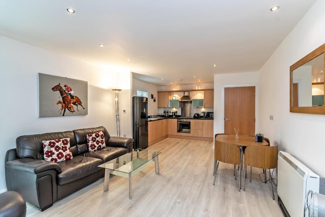 Racecourse Serviced Apartments Chester Eksteriør billede